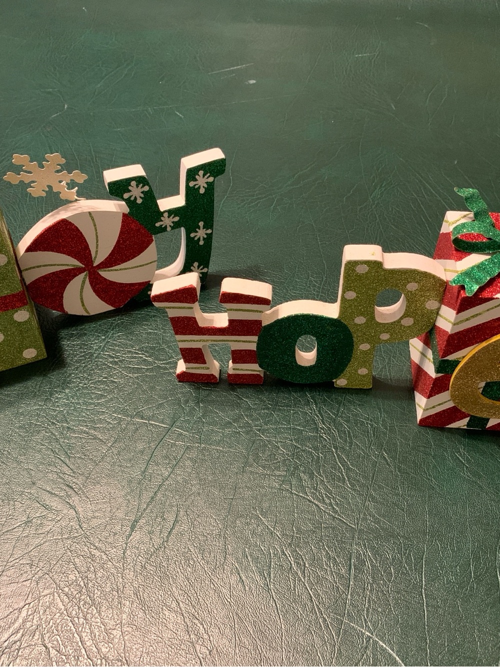 Holiday Tabletop Décor – Green, Red & White 2 pieces